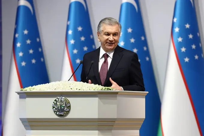 Шавкат Мирзиёев Uzbekistan GTL заводида 1,3 мингта мутахассис юқори даромадли, доимий иш ўрнига эга бўлишини маълум қилди
