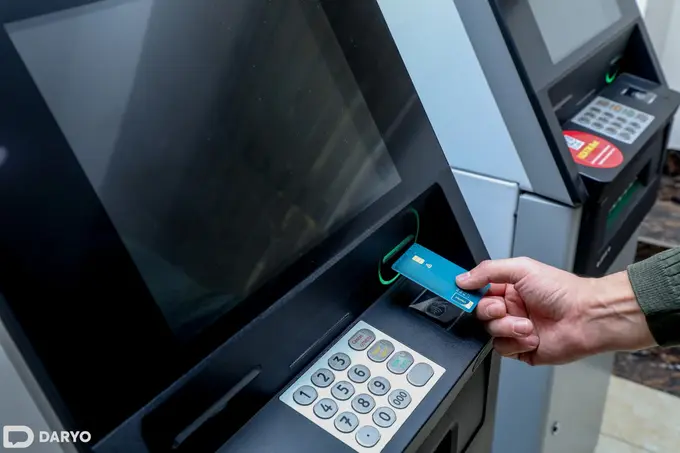 Kartadagi pulni firibgarlardan qanday himoya qilsa bo’ladi? — Markaziy bank