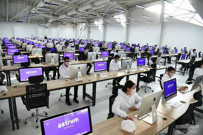 President instructs khokims to set up IT academies in regions 
