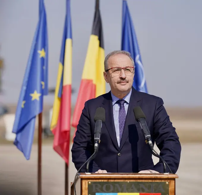 Руминия мудофаа вазири Украина ҳақидаги шов-шувли баёнотларидан кейин истеъфога чиқди