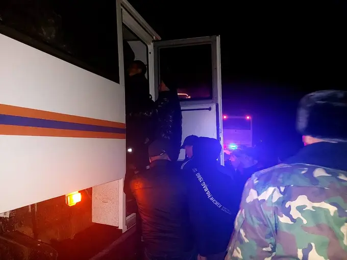 63 Uzbeks migrant workers stuck in broken bus salvaged in Kazakhstan