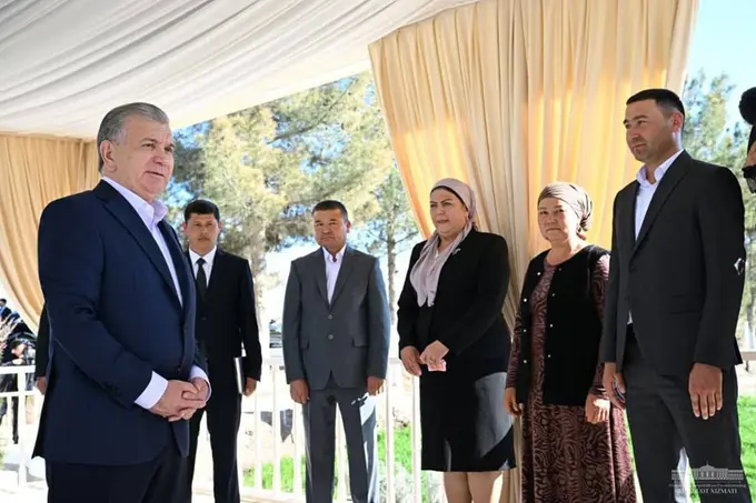 Shavkat Mirziyoyev’s visit to Surkhandarya continues at local farm  