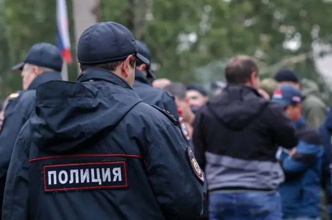 Authorities react to mass brawl between Uzbek and Tajik migrant workers in Russia