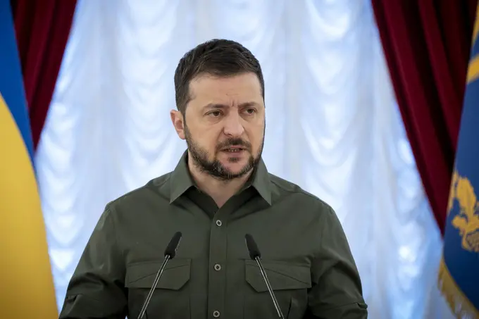 Zelensky admits Ukraine cannot counterattack due to the lack of weapons