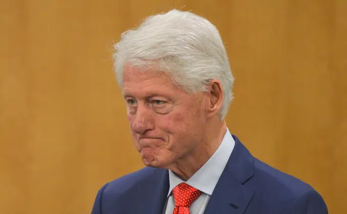 Former US President Clinton says he regrets persuading Ukraine to give up nuclear weapons 