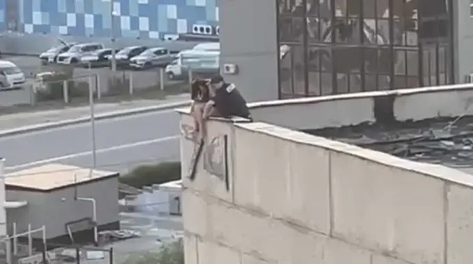 Пыталась покончить жизнь самоубийством: в Актау спасли 17-летнюю девушку