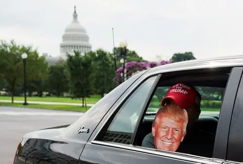 BREAKING: Former President Trump heads to Washington DC for federal arraignment
