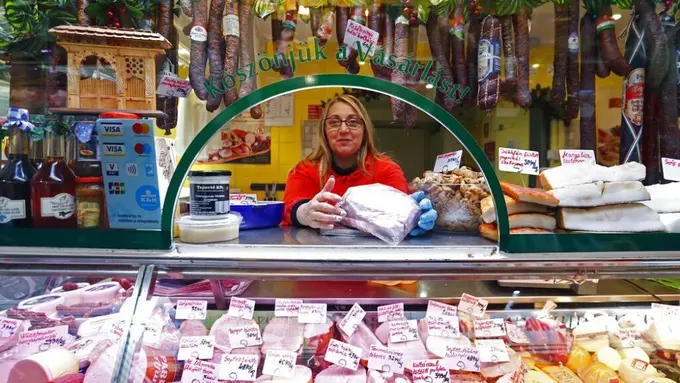 Czechs cross borders for bargains amid soaring inflation