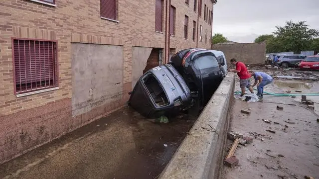 Flooding devastates Central Spain: Fatalities and chaos ensue