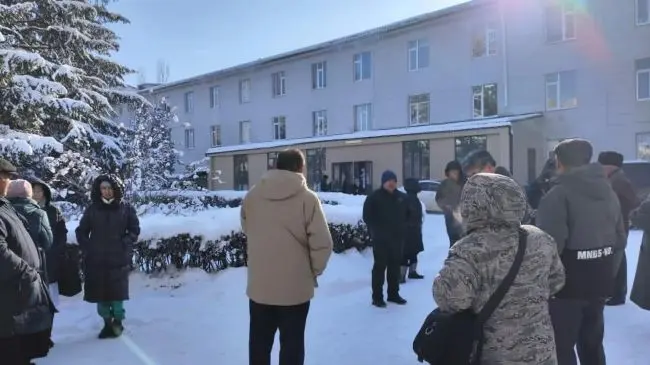 В Бишкеке массовая эвакуация в различных учреждениях - что произошло? 