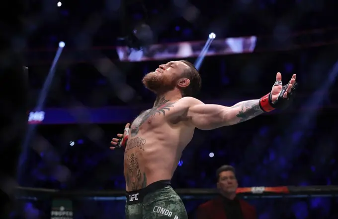“Макгрегор UFC 300 да”. Конор промоушеннинг юбилей турнирида иштирок этишига шаъма қилди 