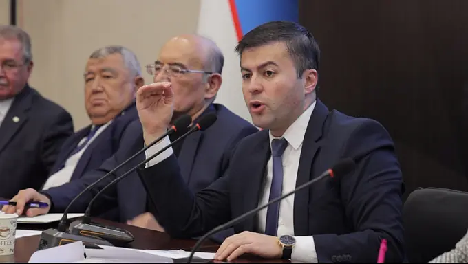 “Shifokorlarning dorixona va farmchilar bilan kelishib, dori yozish amaliyotiga qanday chek qo‘yish mumkin?” — jurnalist