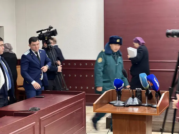 “Док-1 Макс” ишини кўриб чиқаётган суд маслаҳатга кирди: суд номаълум муддатга танаффус эълон қилди