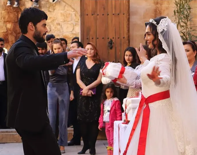 Kelinni yig‘latish shart: turk to‘ylaridagi noodatiy an’analar