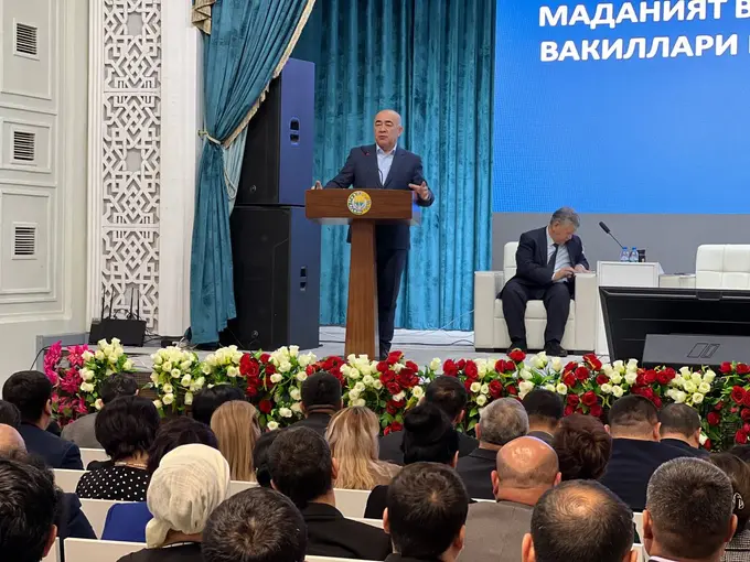 “Маданият марказига ҳеч ким кирмайди, қаровсиз, лекин штат бор, ойлик олишяпти”. Зоир Мирзаев вилоятдаги истироҳат боғлари ва маданият уйлари хароблиги ҳақида