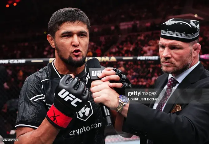 Нурсултон Рўзибоев UFC’даги 2-жангини ҳам муддатидан аввал якунлади