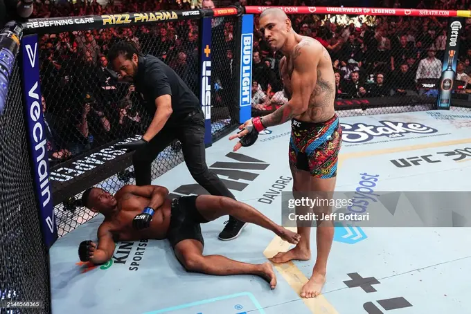 UFC 300. Алекс Перейра 1-раундда Жамал Ҳиллни нокаутга учратди 