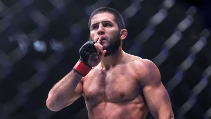 Ислом Махачев UFC’нинг олтин қўлқопларида жанг қиладиган илк чемпион бўлади (фото)