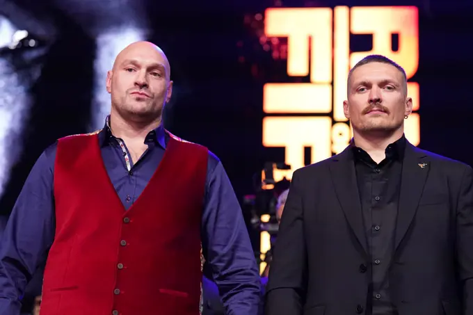 Олександр Усик ва Тайсон Фьюри мутлақ жаҳон чемпионлиги учун жангдан қанча гонорар олиши маълум бўлди 