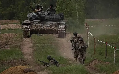 Россиянинг Курск вилоятига Украина аскарлари бостириб кириши оқибатида ҳудудда фавқулодда ҳолат эълон қилинди