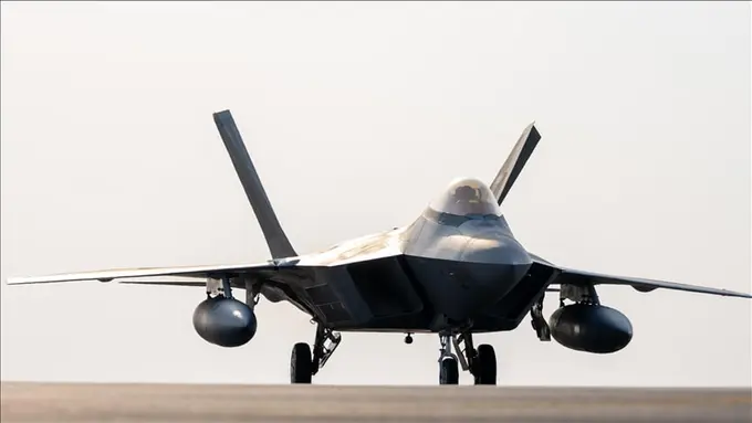 АҚШнинг F-22 қирувчи самолётлари эскадрони Эрон ҳужумига қарши туриш учун Исроилга етиб келди 