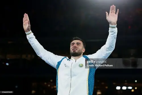 Америкалик собиқ жаҳон чемпиони Баҳодир Жалоловнинг Олимпиададаги иштирокини кескин танқид қилди
