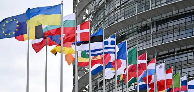 YI va 30 dan ortiq davlatlar Ukrainani qayta tiklashga kelishib oldi   