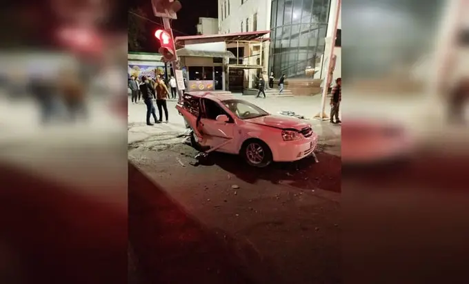 Самарқандда Range Rover уриб юборишидан Lacetti ҳайдовчиси вафот этди