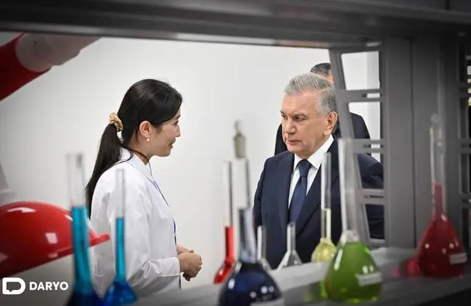 Shavkat Mirziyoyev OKMK Muhandislik maktabini borib ko‘rdi