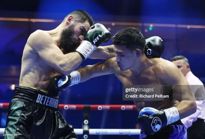 Dmitriy Bivol Artur Beterbiyevga qarshi revansh jangi uchun so‘rov yubordi 