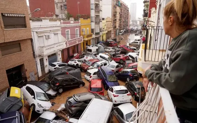 Ispaniyada suv toshqinlari: 50 dan ortiq odam halok bo‘ldi (video) 