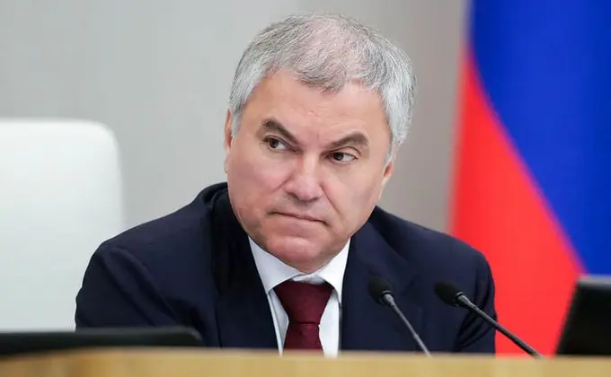 “Rus tilini bilmaydigan migrant bolalar maktabga qabul qilinmaydi” — Volodin