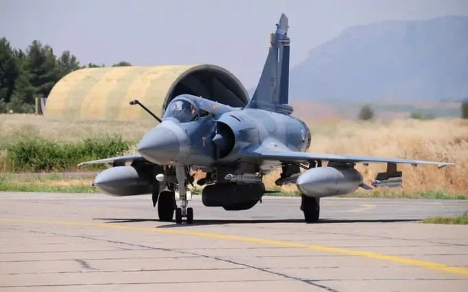 Франция Украинага яна олтита Mirage қирувчи самолётларини етказиб беради 