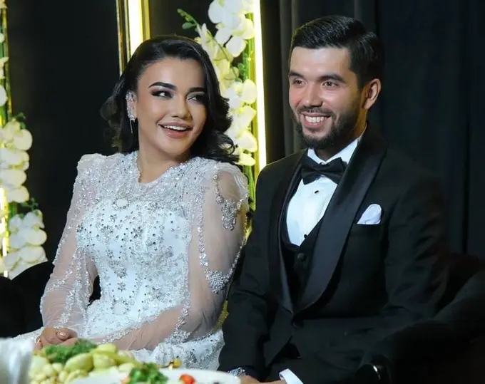 Xonanda Ruxshona ikki farzandi bilan uylanmagan yigitga turmushga chiqqani haqida so‘zlab berdi 