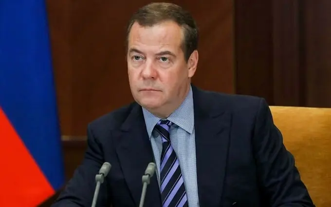 Medvedev: "Tramp Ukraina mojarosiga barham berishi mumkin"