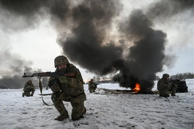 NATO davlatlari Ukrainadagi urushni tugatish ssenariylarini muhokama qilmoqda — Bloomberg