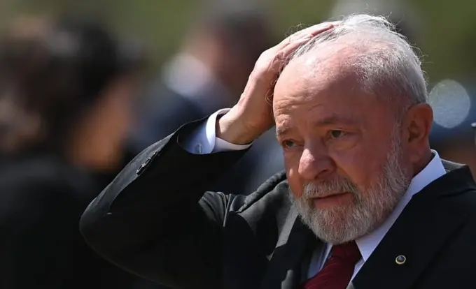 Braziliya prezidenti miyaga qon quyilishi sabab kasalxonaga yotqizildi