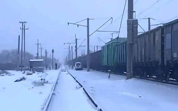 Тошкент вилоятида Damas’ни поезд уриб юборди