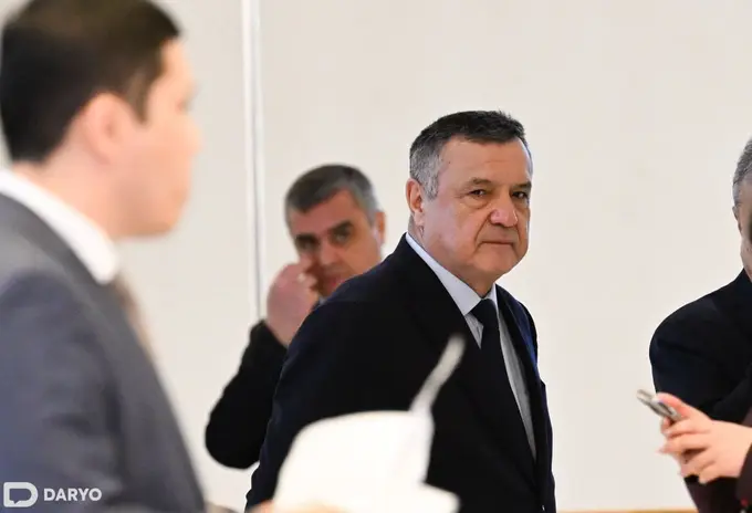 “1-yanvardan kuchga kiradigan qonunni qabul qilib beringlar, deb kirgizyapsizlar” — Nuriddin Ismoilov Oliy suddan qonun loyihasini vaqtida taqdim etishni iltimos qildi
