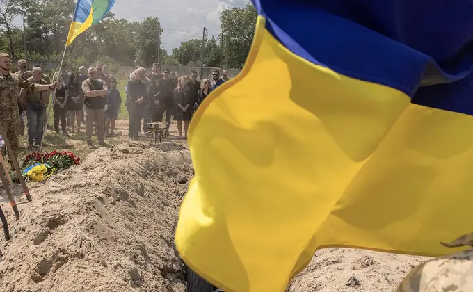 Zelenskiy urushda halok bo‘lgan ukrainalik harbiylar sonini ma’lum qildi  