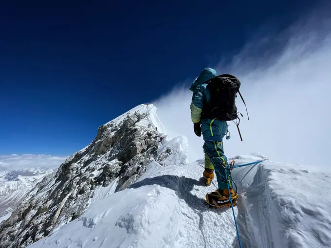 Everest cho‘qqisiga yolg‘iz chiqish taqiqlandi