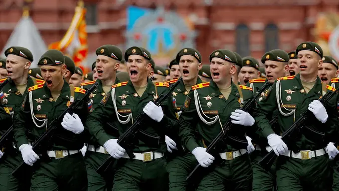 “Rossiya 3 yil avvalgiga qaraganda zaifroq” — NATO amaldori