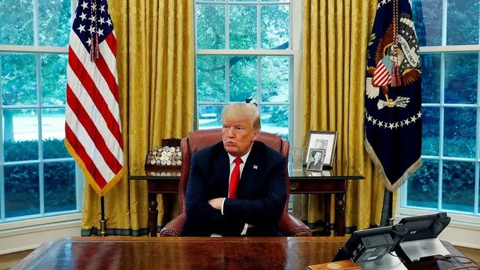 Трамп кўрфаз номланиши бўйича баҳс сабаб журналистни Оқ уйдан чиқариб юборди 