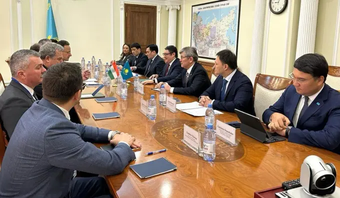 Kazakhstan, Hungary agree on test oil deliveries and expand energy cooperation 