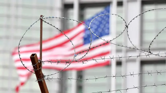Улар қаерда бўлишидан қатъи назар ёрдам кўрсатилади — ТИВ АҚШдан депортация қилинадиганлар ҳақида