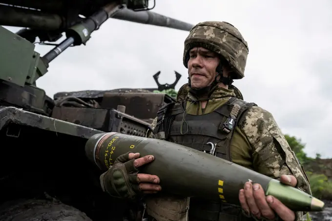 WSJ: AQSH yordamisiz Ukrainaga qurollar yozgacha yetadi
