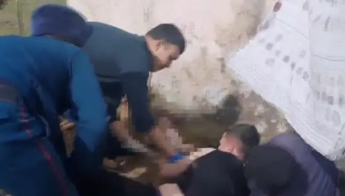 Samarqandda hojatxonadan chaqaloq qutqarildi. Ayol bungacha homilador ekanini bilmagan (video)