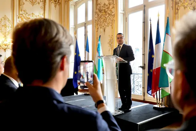 Uzbekistan, France expand economic cooperation at Paris business forum ahead of Mirziyoyev’s visit 