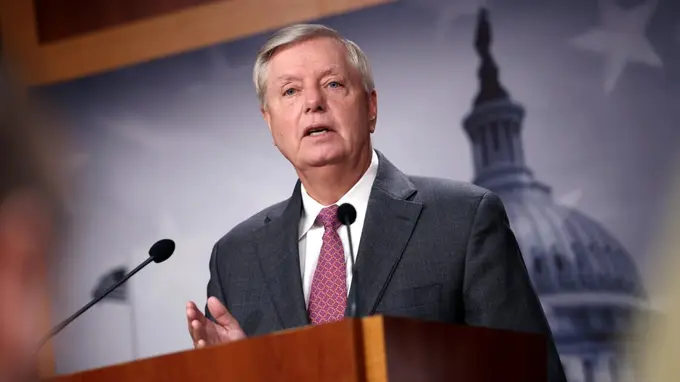 Amerikalik senator Rossiyani sulhga rozi bo‘lishga chaqirib, sanksiyalar bilan tahdid qildi