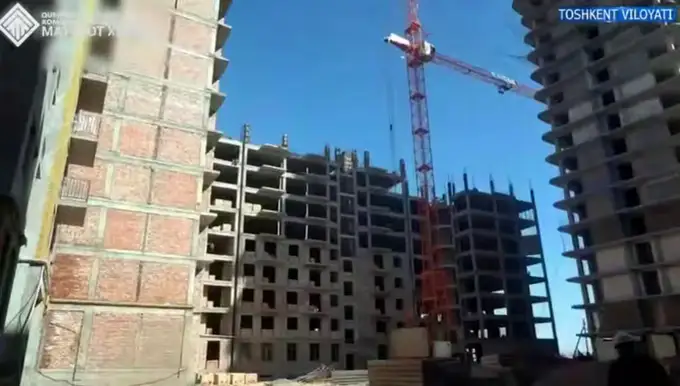 Toshkent tumanida qurilayotgan 9 qavatli uylarda noqonuniy bajarilgan ishlar buzdirildi